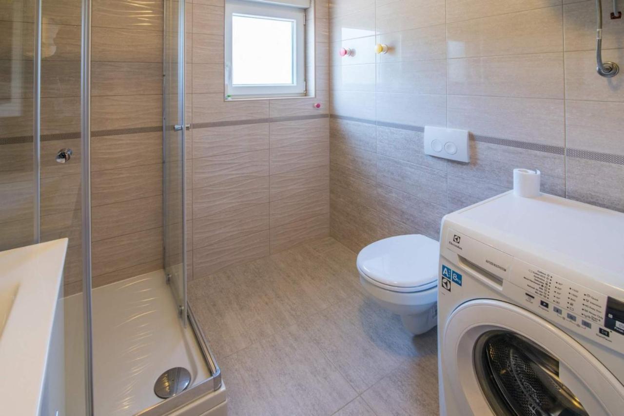 Apartman Zoe Vrbnik Buitenkant foto