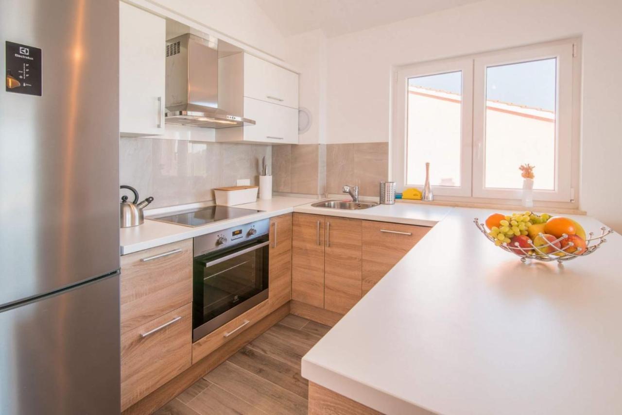Apartman Zoe Vrbnik Buitenkant foto