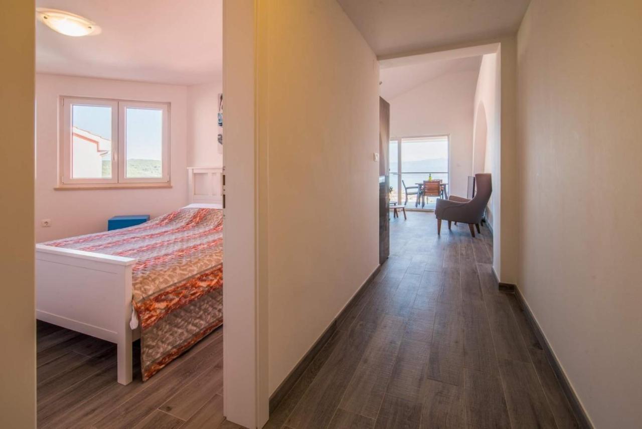 Apartman Zoe Vrbnik Buitenkant foto